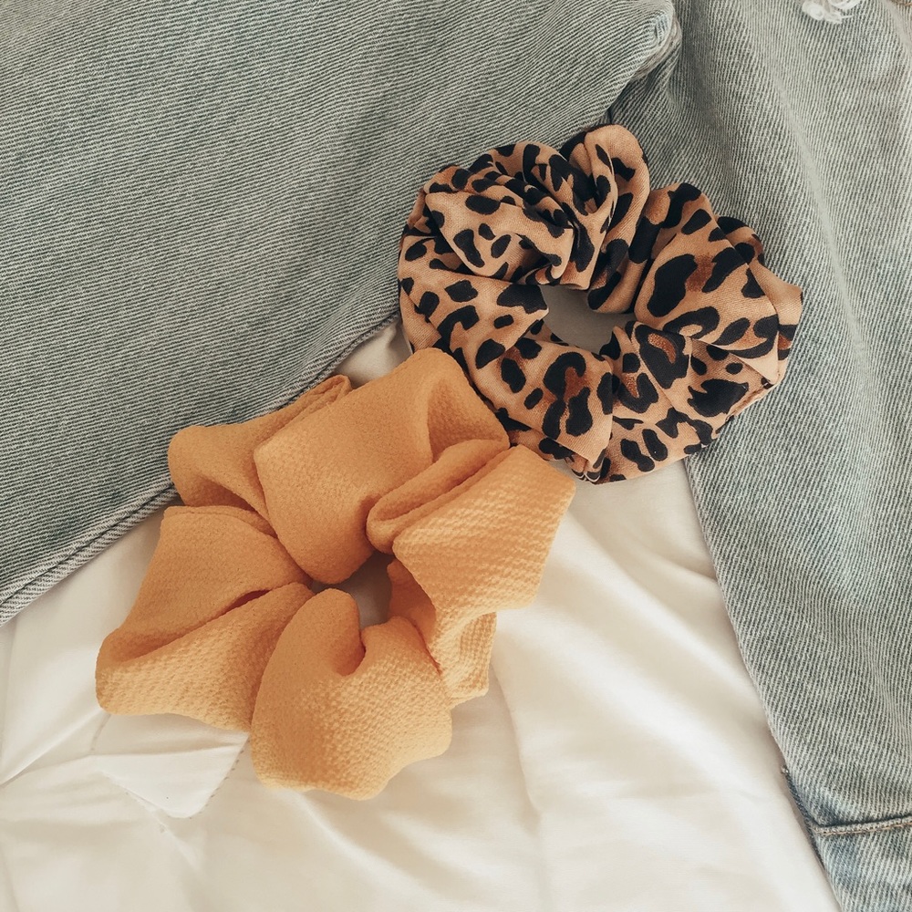 2 Pack Lovely Hair Scrunchies